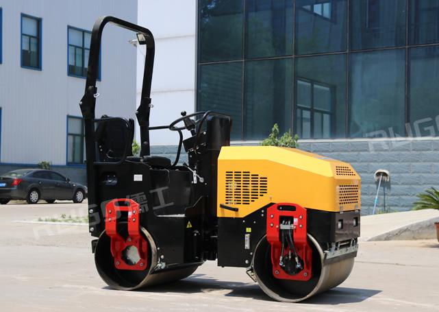 開(kāi)好小型壓路機(jī)，這些常識(shí)要懂得